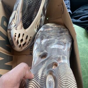 YEEZY FOAM RUNNER “CREAM”